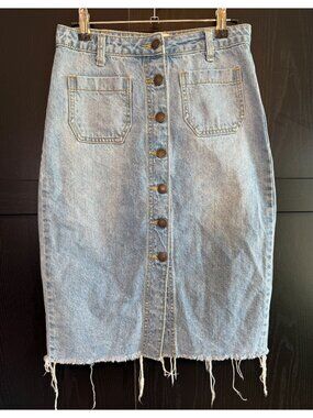 Marine Layer Button Up High Rise Mid Length Jean Skirt Size 4 Raw Hem Light Wash